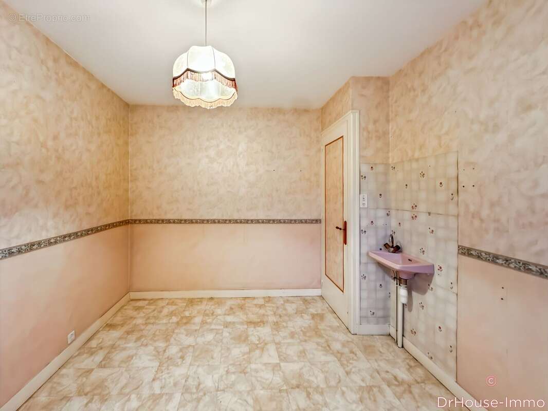 Maison à CHAMPAGNE