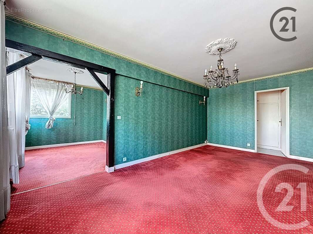 Appartement à COMBS-LA-VILLE