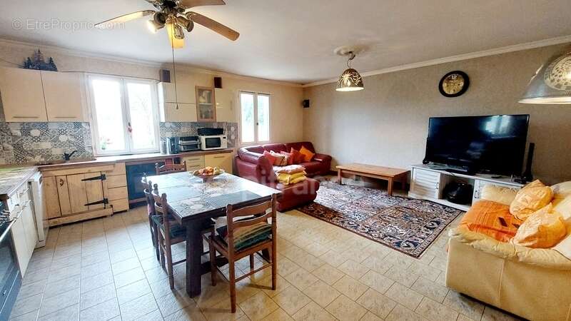 Maison à LE BUISSON-DE-CADOUIN