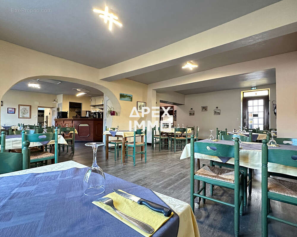 Commerce à SAINT-DENIS-DE-L&#039;HOTEL