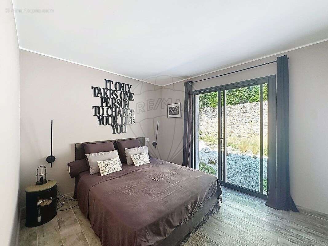 Maison à LA CALMETTE