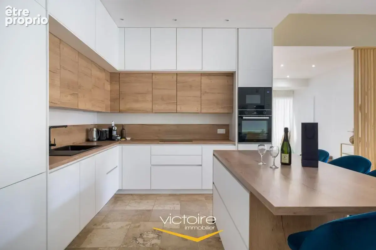 LYON 3 MONTCHAT –  Spacieux T4 119 M² (transformable en T5) avec PATIO PRIVATIF - photo 6