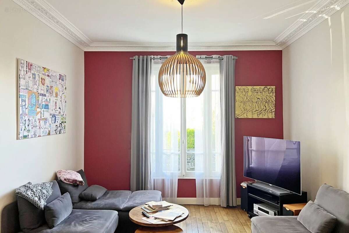 Maison à CHENNEVIERES-SUR-MARNE