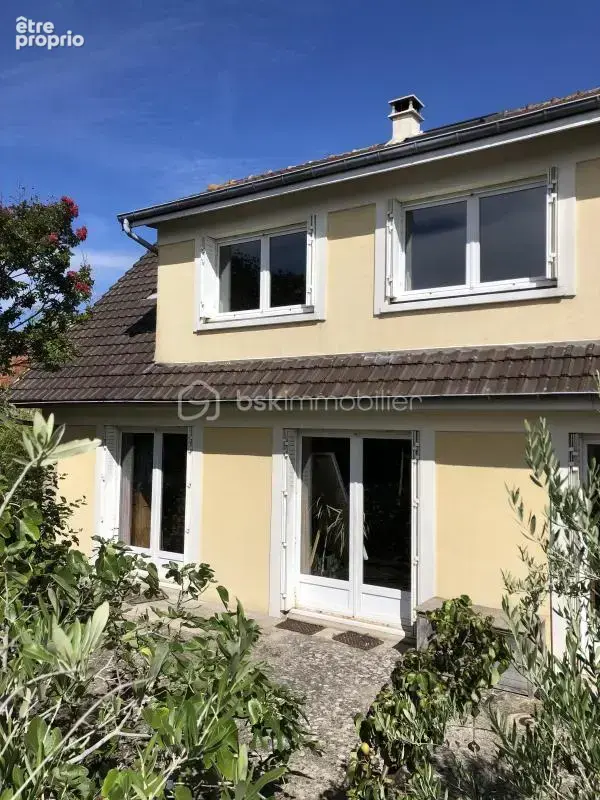 DEMEURE FAMILIALE D'EXCEPTION AU CŒUR DE COURCOURONNES Une bâtisse environ 190m2 habitable sur un écrin de verdure de 3 000 m² - photo 3