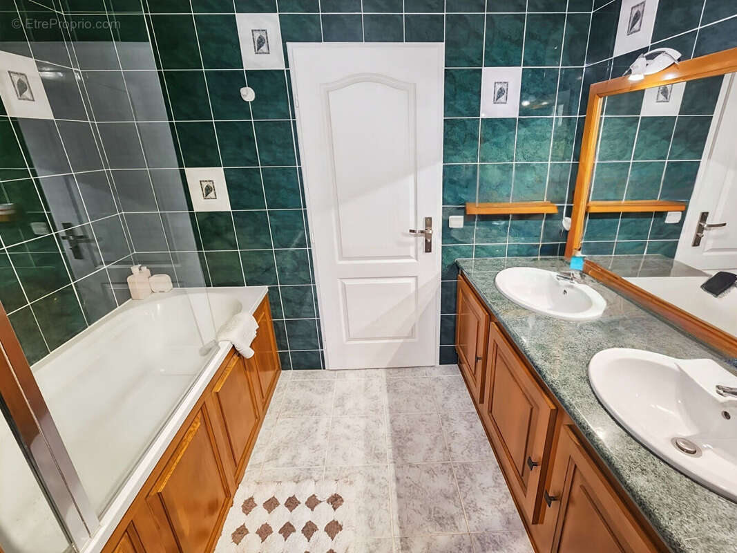 Maison à SAVIGNY-LE-TEMPLE