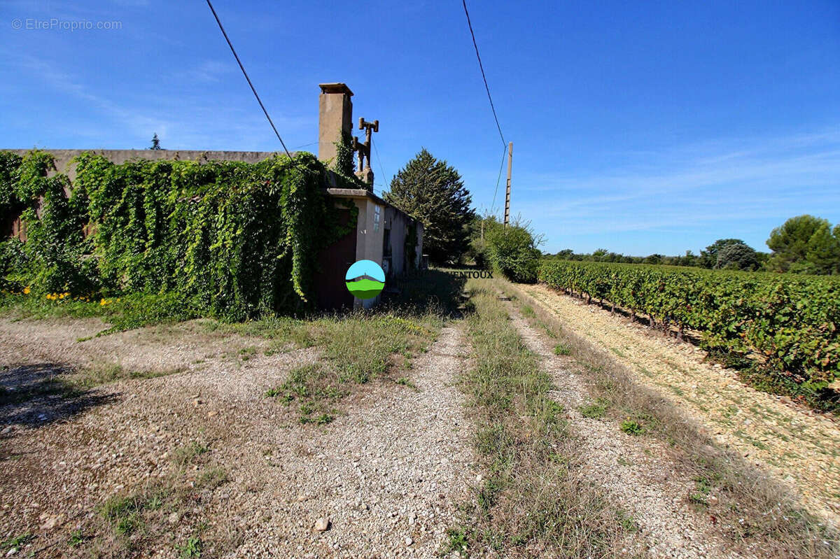 Parking à MODENE
