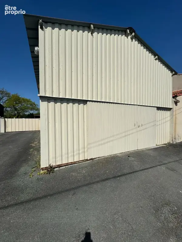 AIZENAY, maison 5 chambres et grandes dépendances sur 2 535 m2 de terrain - photo 12