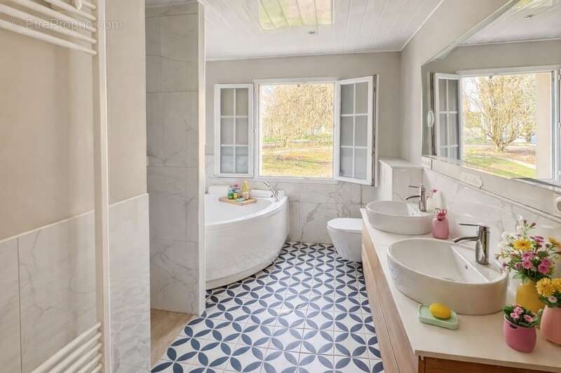 Maison à TONNAY-CHARENTE