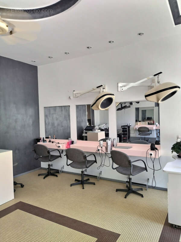 Commerce à VERSAILLES