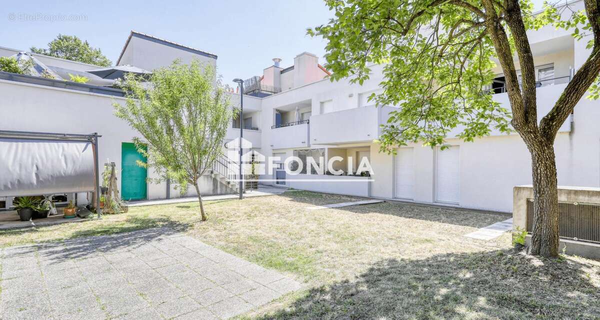 Beau T3 en duplex avec 2 terrasses et 2 places de parking (secteur Louis Plana) - photo 11