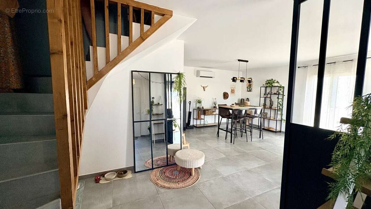 Villa récente avec 4 chambres à Bédarrides - photo 4