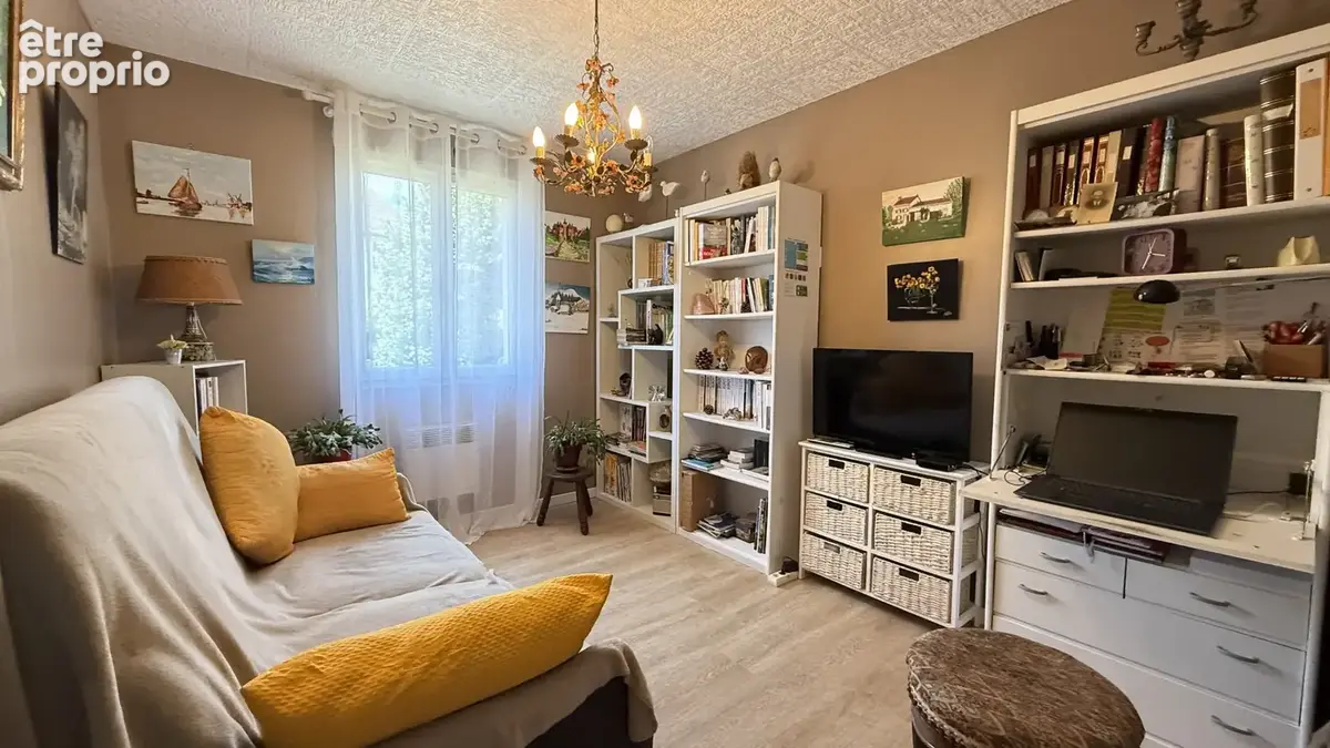 Viager occupé Monsieur 82 ans et Dame 89 ans - Maison de plain-pied avec garage et jardin - photo 12