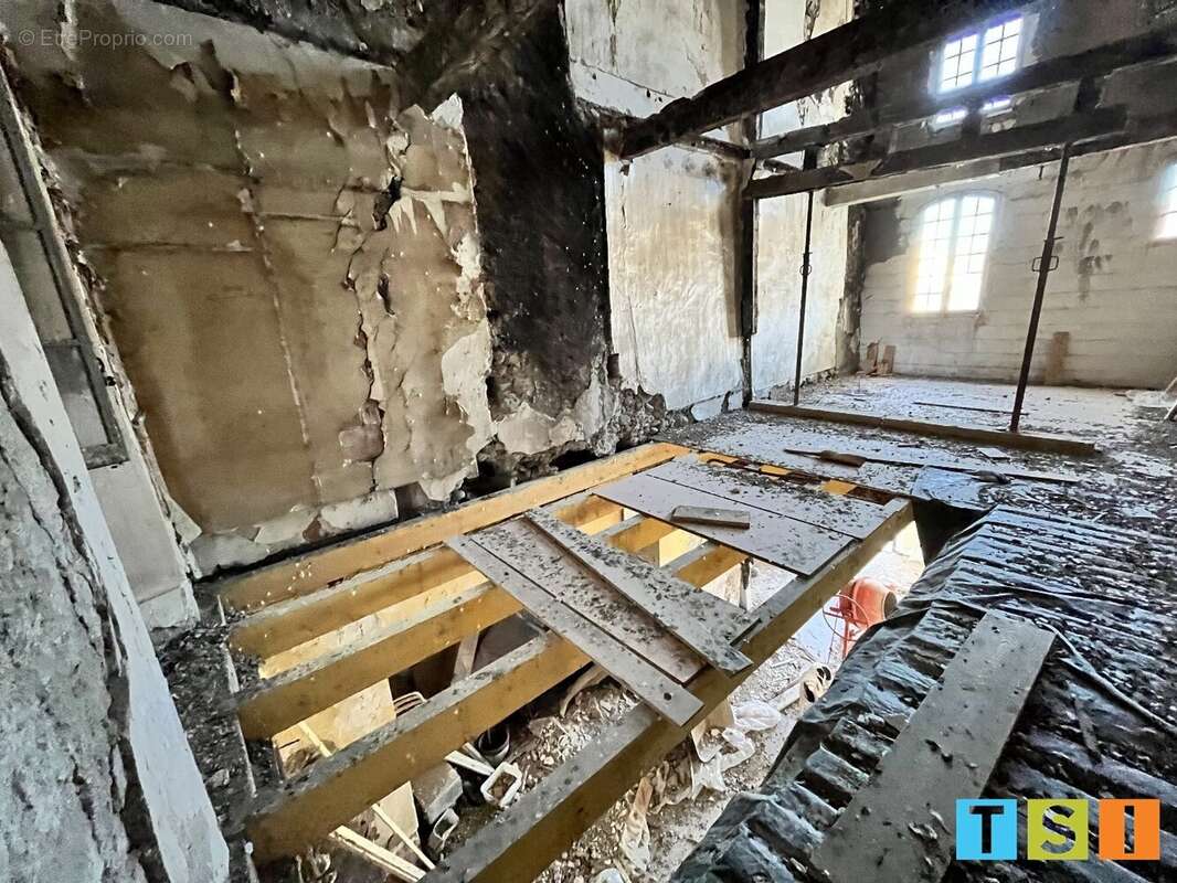 Maison à MONTREJEAU