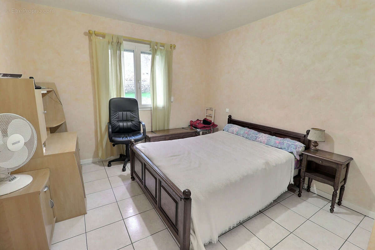 Maison à BAGNAC-SUR-CELE