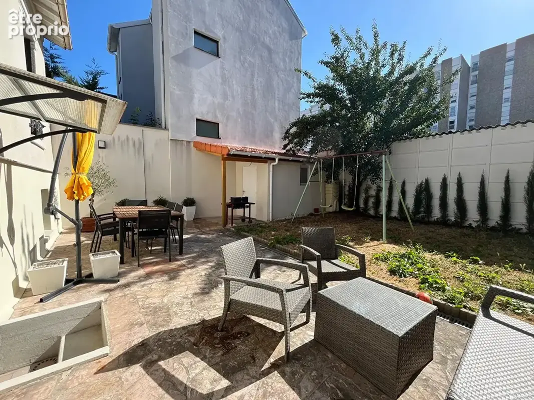 Maison à LES LILAS