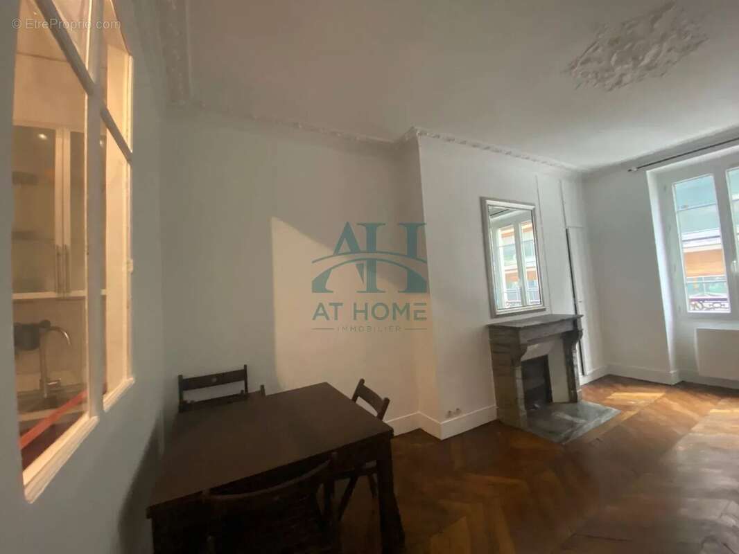 Appartement à PARIS-10E