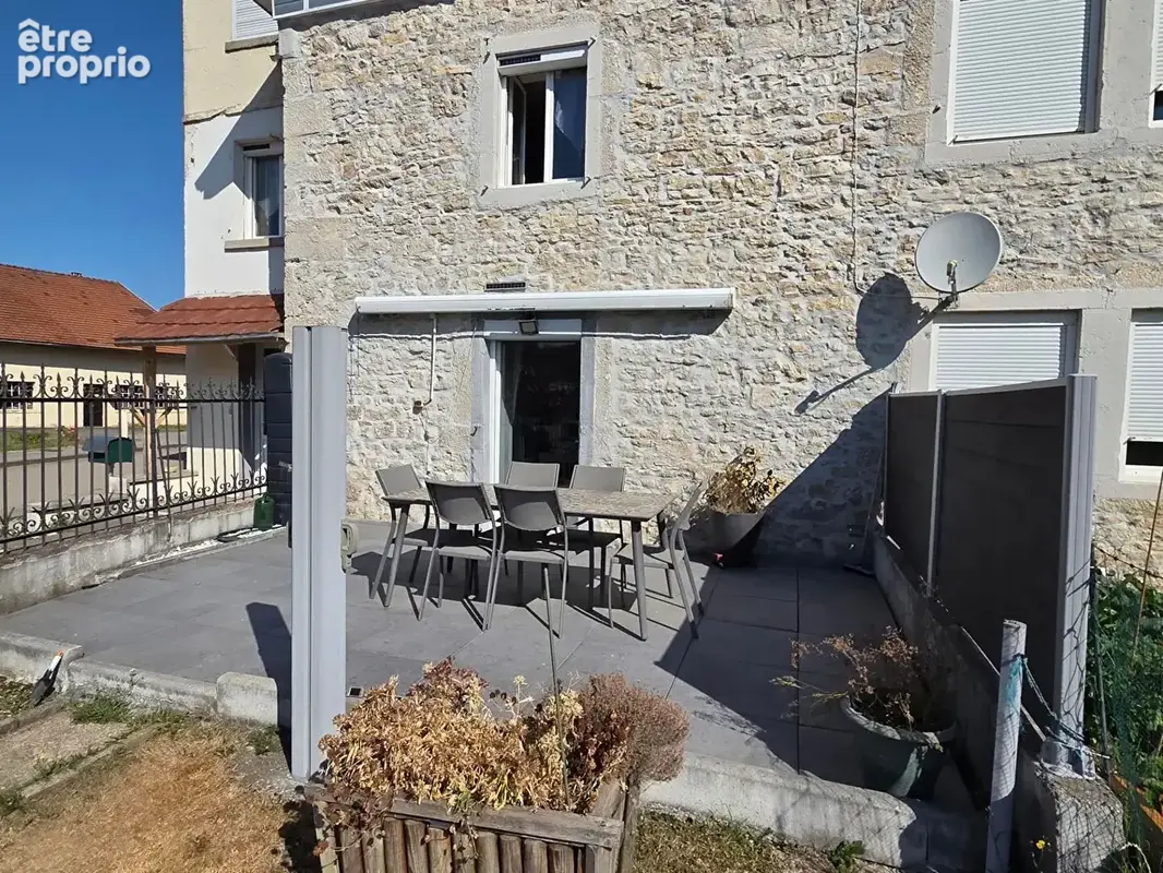 Appartement 5 pieces 94.13 m2 garage et terrain privatif  189000 euros - photo 8