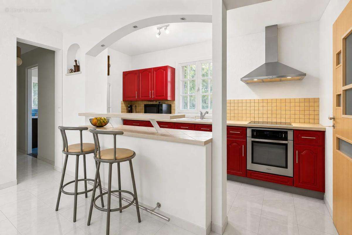 Maison de plain-pied 5 pièces à Rians, louée - photo 5