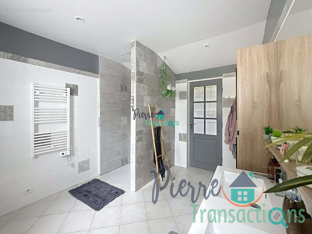 Maison à LILLEBONNE