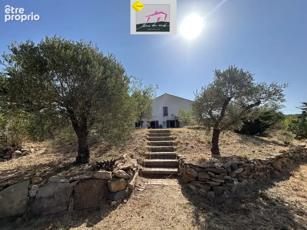 Maison en pierre avec piscine et vue dégagée - photo 13