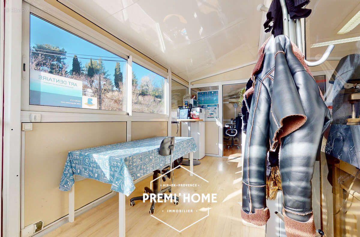 * a vendre local 93m2 quartier axium aix * - photo 8