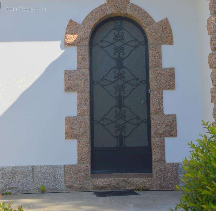 Maison à SAINT-GEORGES-DE-POINTINDOUX