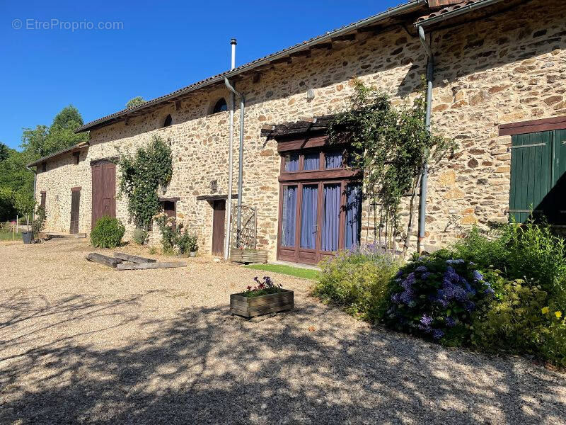 Maison à BUSSIERE-GALANT