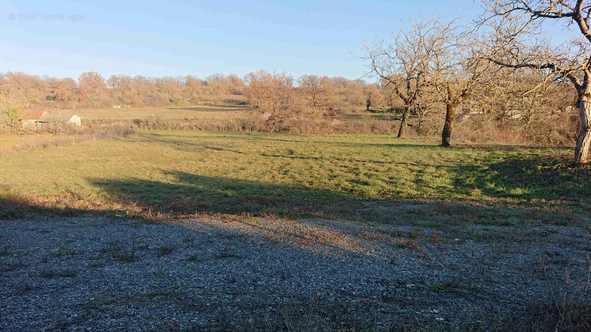 Terrain à VILLENEUVE