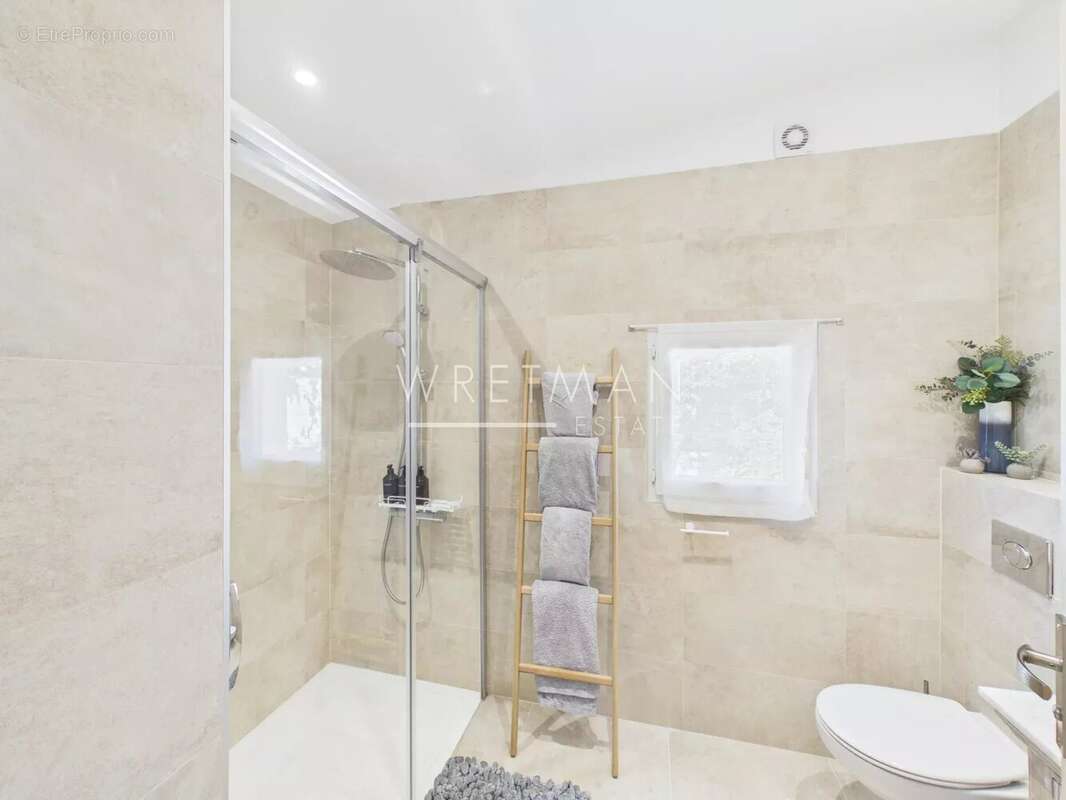 Villa rénovée avec piscine - Callian - photo 19