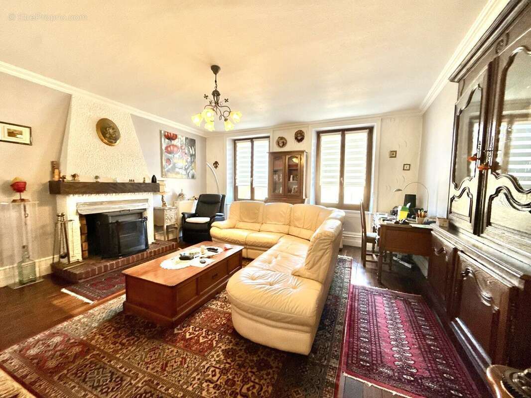 Maison à SERROUVILLE