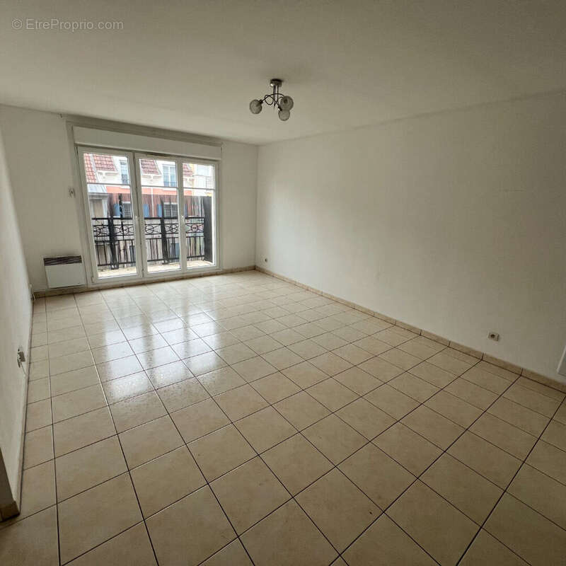 Appartement à LES PAVILLONS-SOUS-BOIS