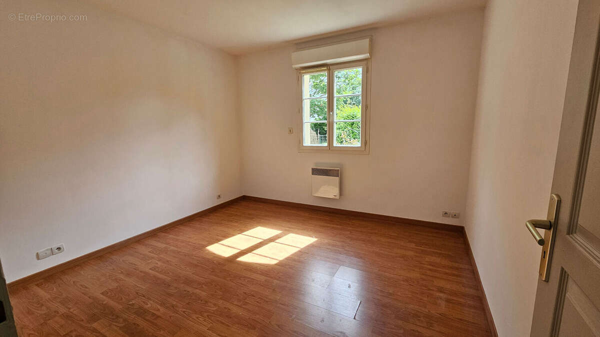 Maison à PARCAY-MESLAY