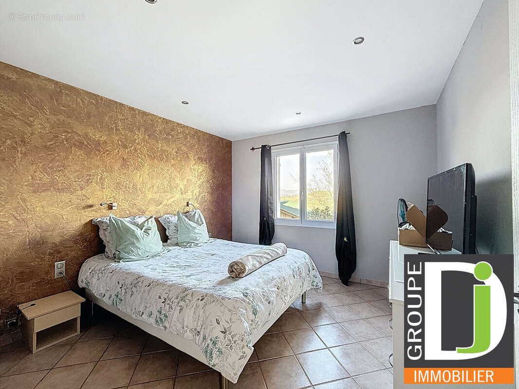 Maison à PIEGROS-LA-CLASTRE