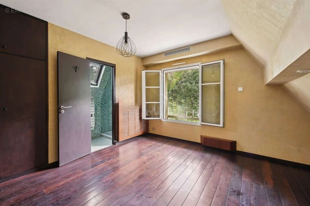 Maison à LA CELLE-SAINT-CLOUD