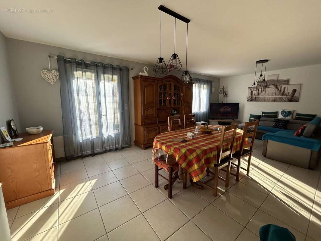 Maison à CHICHE