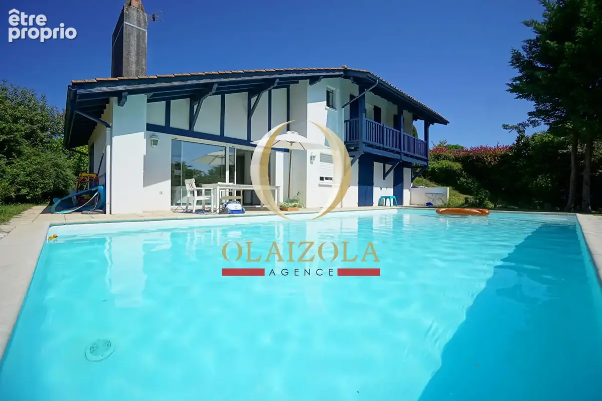 BASSUSSARRY : Maison avec piscine, vue dégagée et au calme au sein du Golf du Makila - photo 4