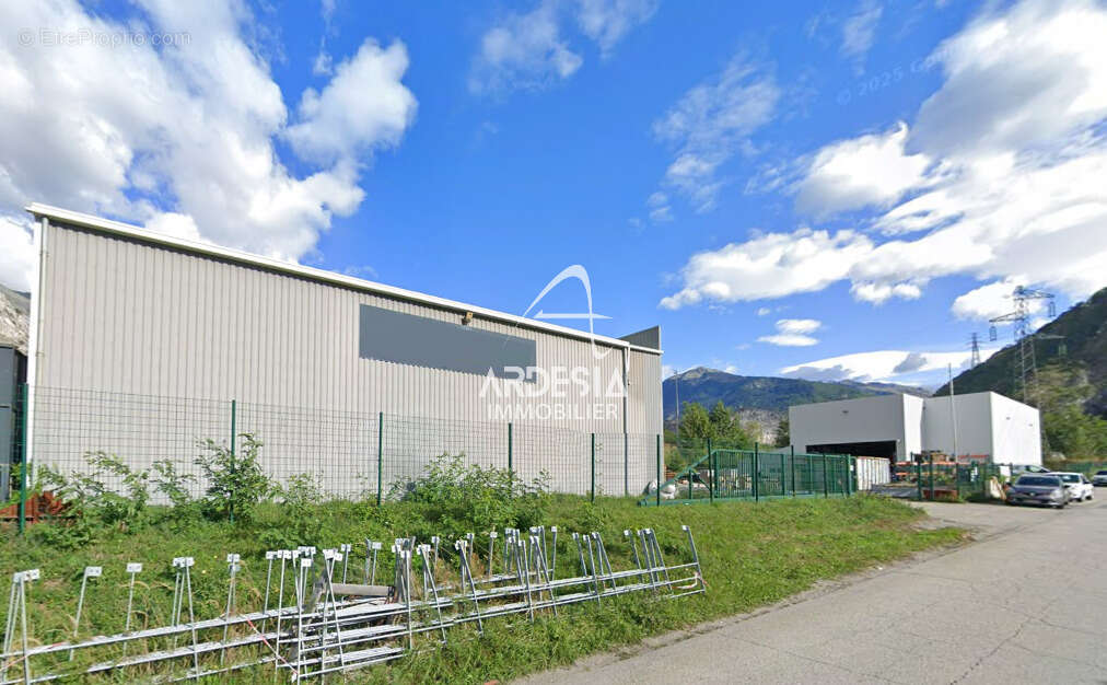 Ensemble immobilier industriel   Zone des Œillettes - photo 3