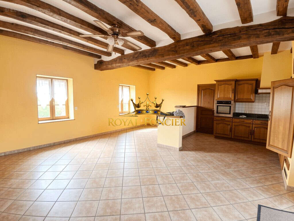 Maison 160 m² à Charnizay  - photo 3