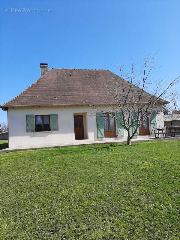 Maison à COUSSAC-BONNEVAL