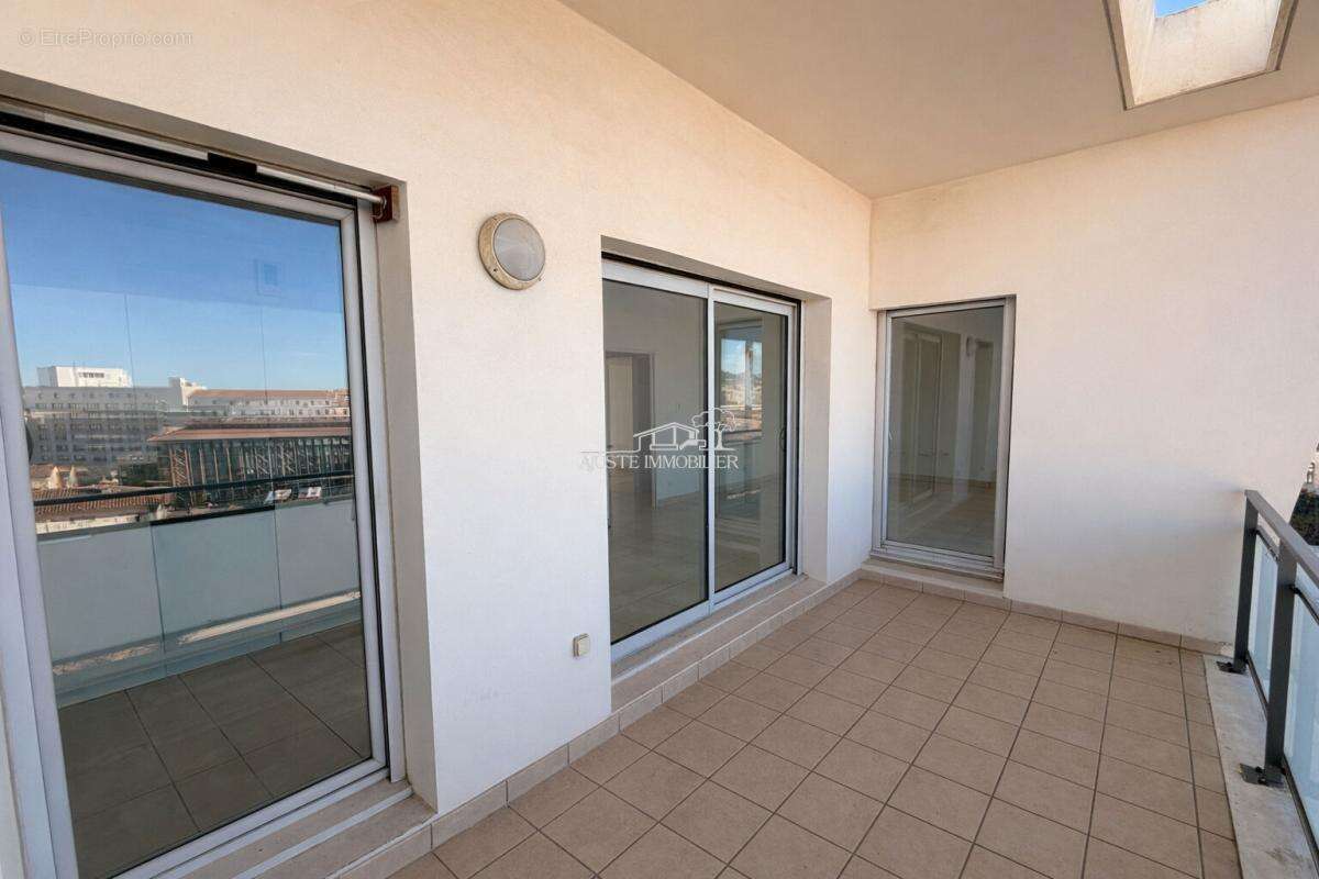 Appartement à MARSEILLE-3E