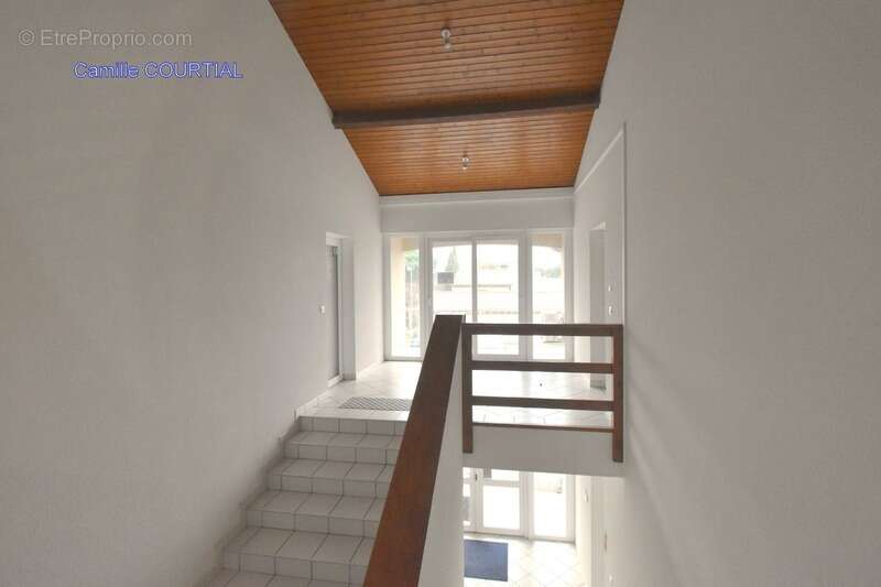 Commerce à GUILHERAND-GRANGES