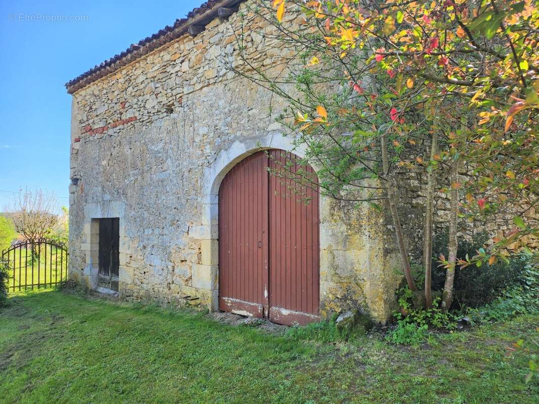Jolie Maison avec jardin - grange et garage - à vendre 4 pièces CUZORN (Lot-et-Garonne 47) - photo 16