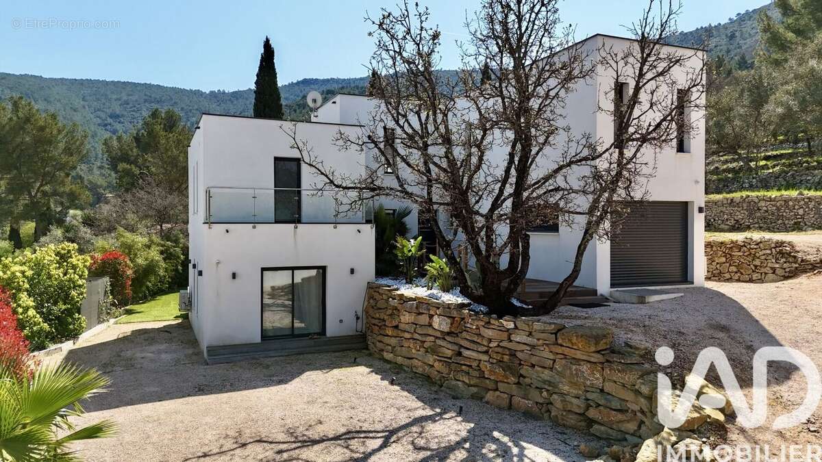 Photo 2 - Maison à SOLLIES-TOUCAS