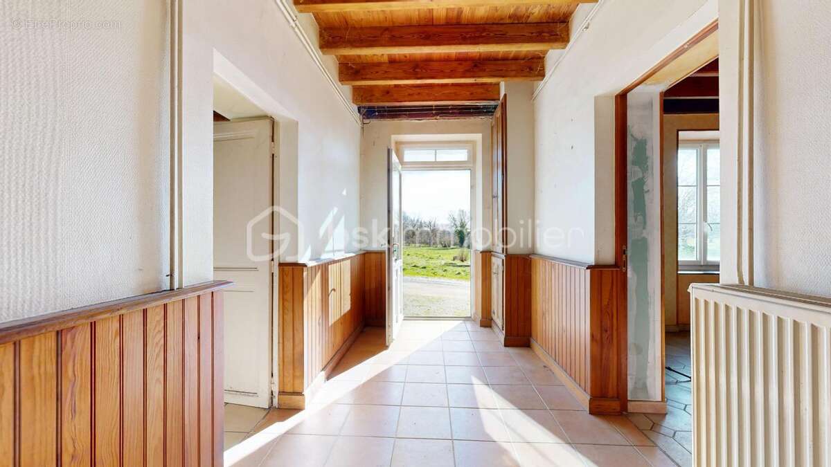 Maison à MAGNAC-LAVAL
