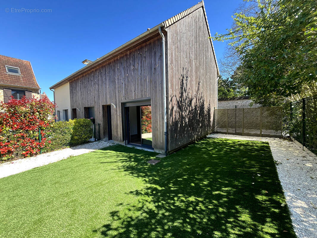 Appartement à MAGNY-LES-HAMEAUX