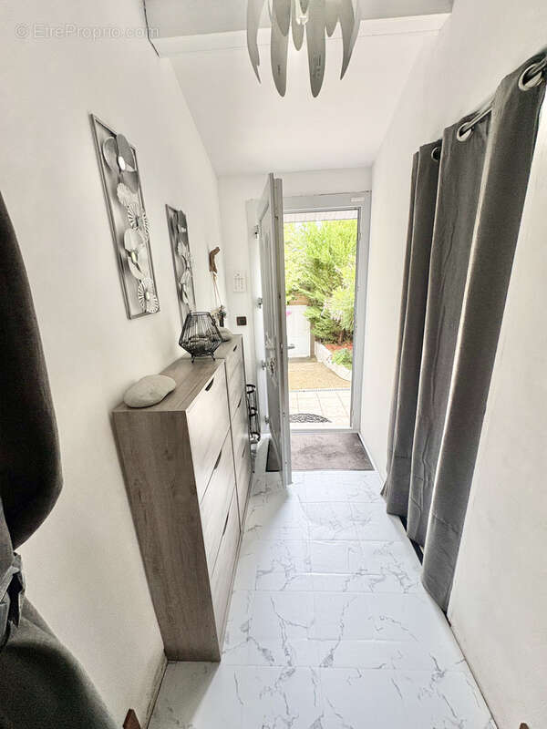 Jolie maison avec jardin 1010m2 au coeur d'un village très recherché - photo 9