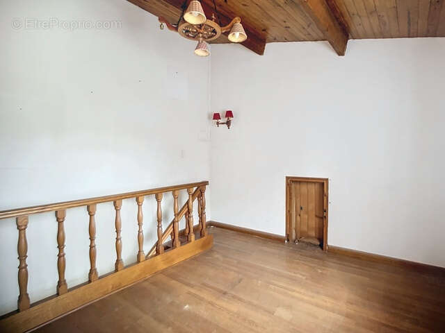 Maison à SAINT-PANTALEON-LES-VIGNES