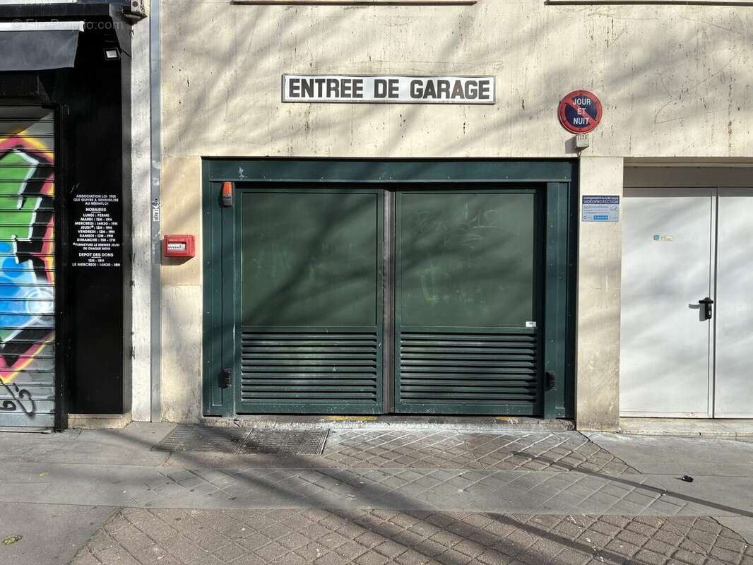 Parking à PARIS-14E