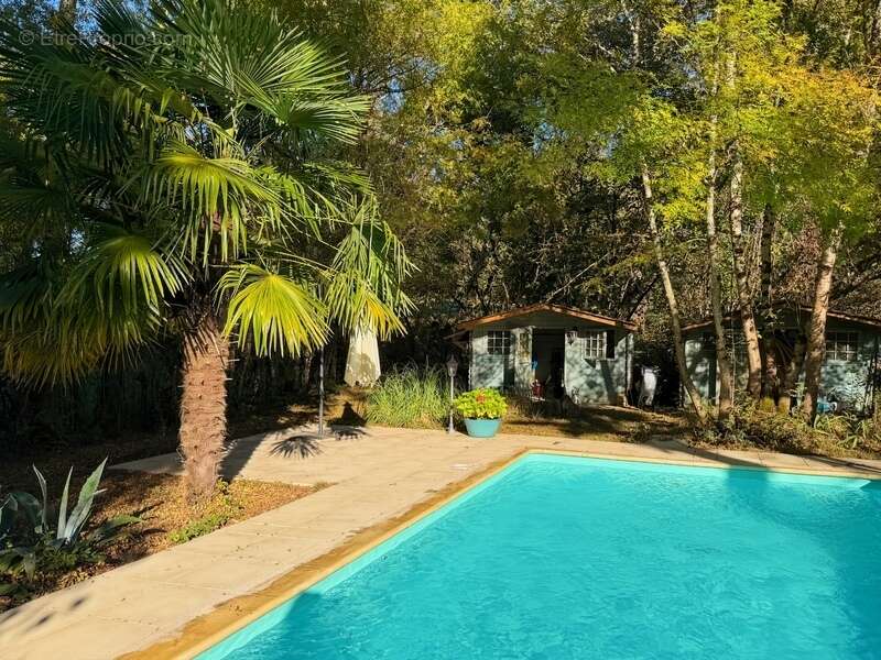 Maison à VIC-FEZENSAC