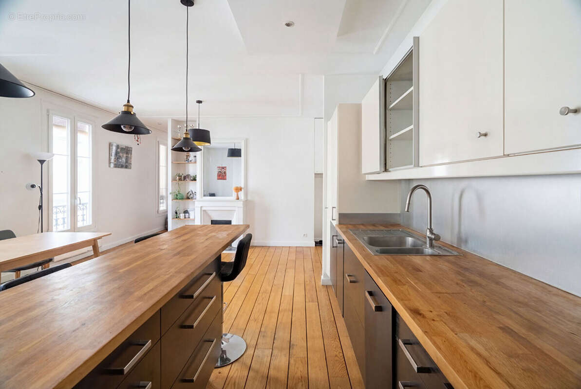 Appartement à PARIS-16E